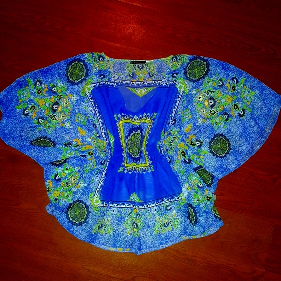 new directions Tops - Boho flowy paisley and mandala print top
